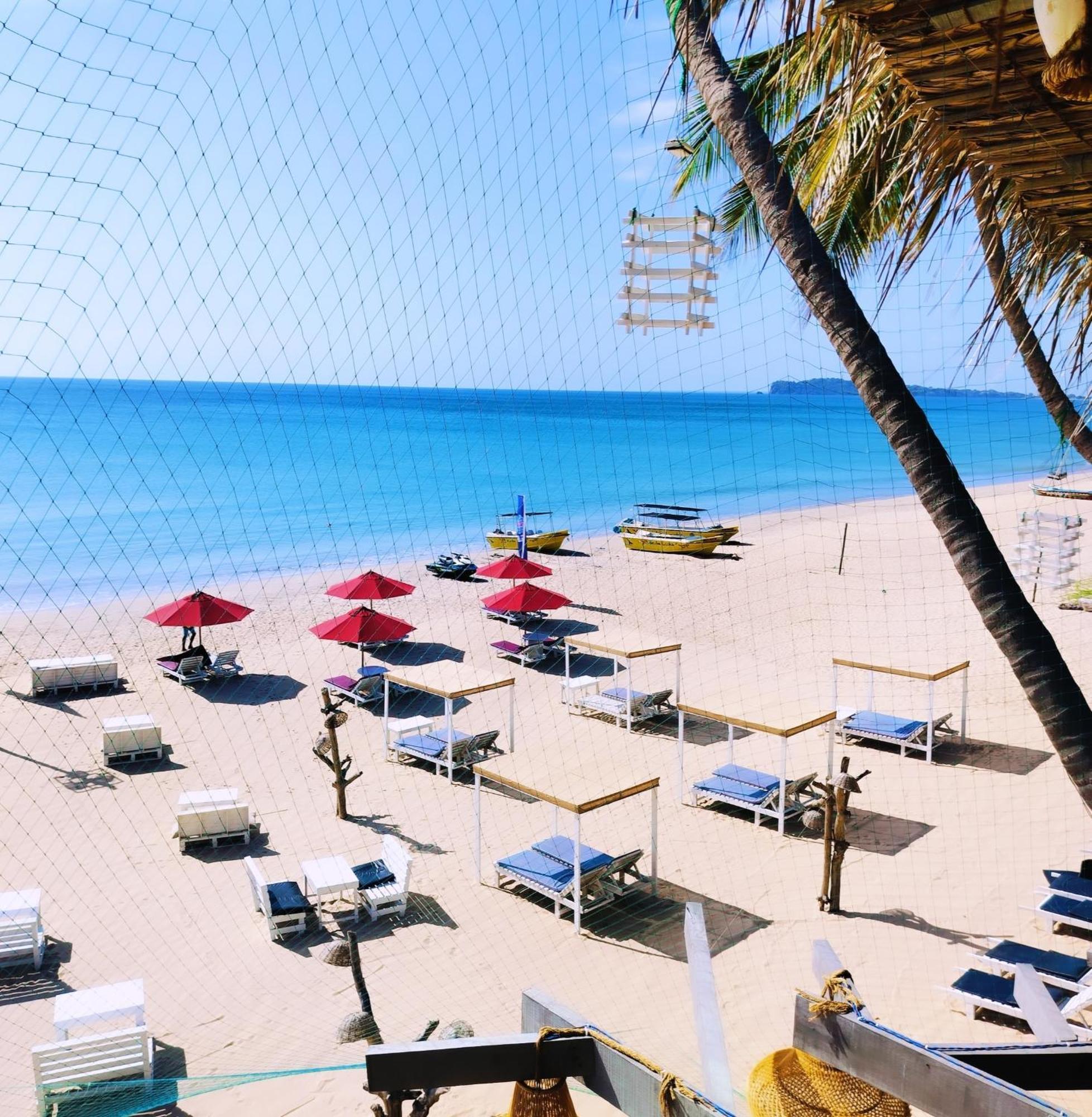 French Garden Pragash Beach Hotel Trincomalee Exterior photo
